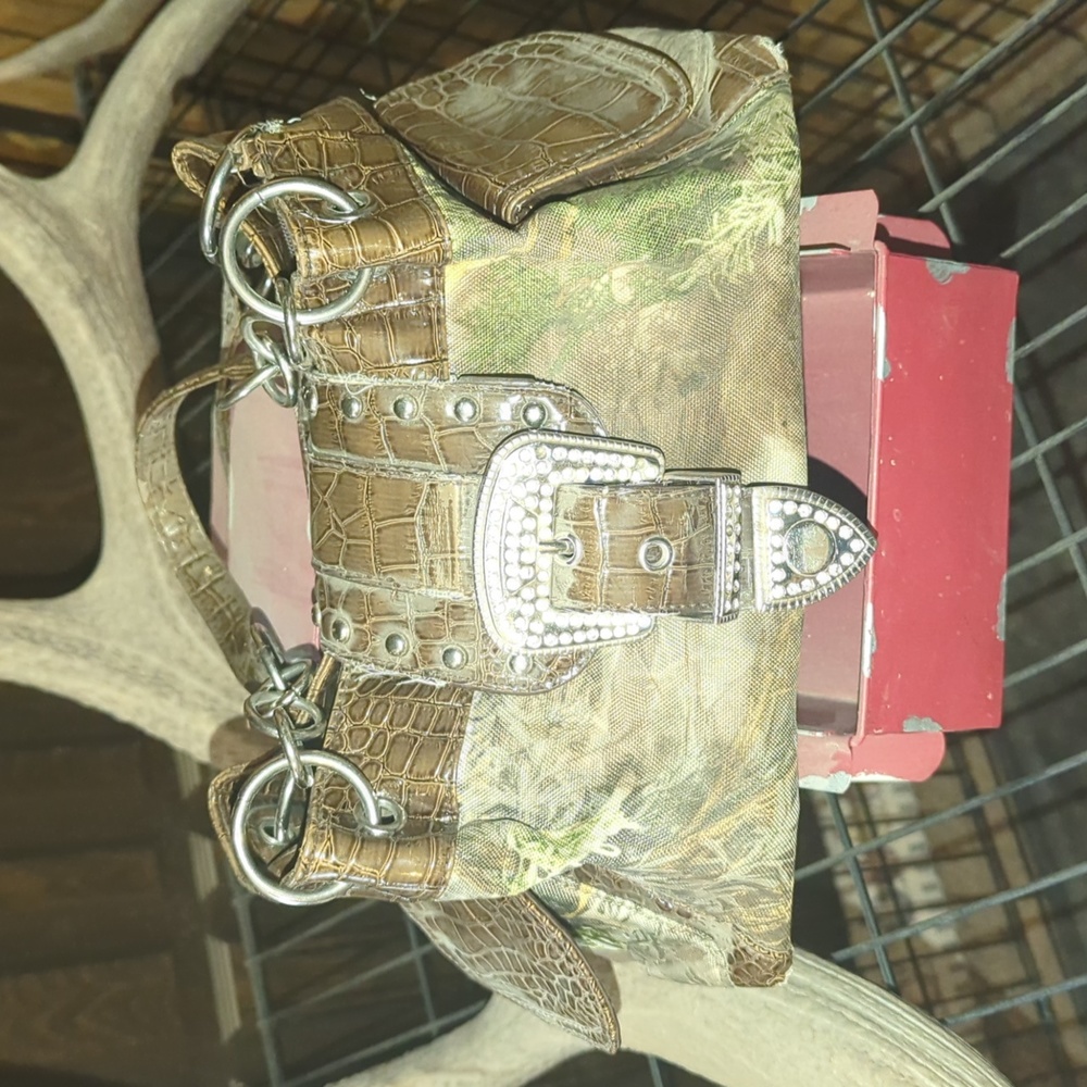 Country camo purse